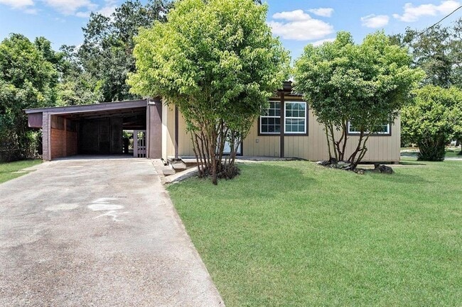 107 W New Jersey St in Orange, TX - Building Photo - Building Photo