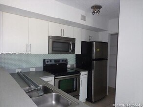 777 SW 111th Way in Pembroke Pines, FL - Building Photo - Building Photo