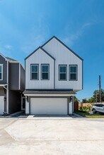 8475 Berry Brush Ln in Houston, TX - Building Photo - Building Photo