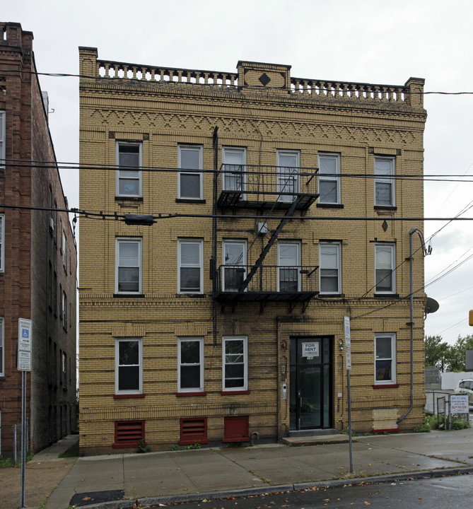 346 Princeton Ave in Jersey City, NJ - Building Photo