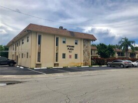 421 NE 1st St in Hallandale Beach, FL - Building Photo