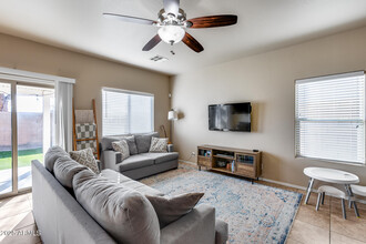13585 N 87th Dr in Peoria, AZ - Building Photo - Building Photo