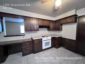 1306 Sequoyah Ave in Moore, OK - Foto de edificio - Building Photo