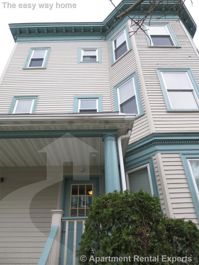 10 Garrison Ave in Somerville, MA - Building Photo - Building Photo