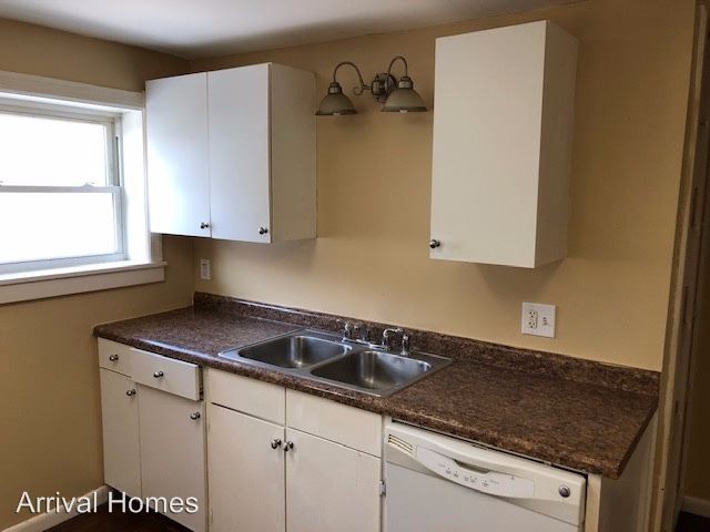 350 1/2 Hacker Rd in Dayton, OH - Building Photo