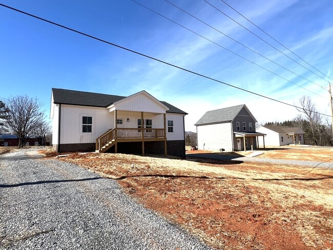 1346 S Coolwell Rd in Madison Heights, VA - Building Photo - Building Photo