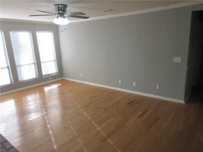 325 Warm Springs Cir in Roswell, GA - Building Photo - Building Photo