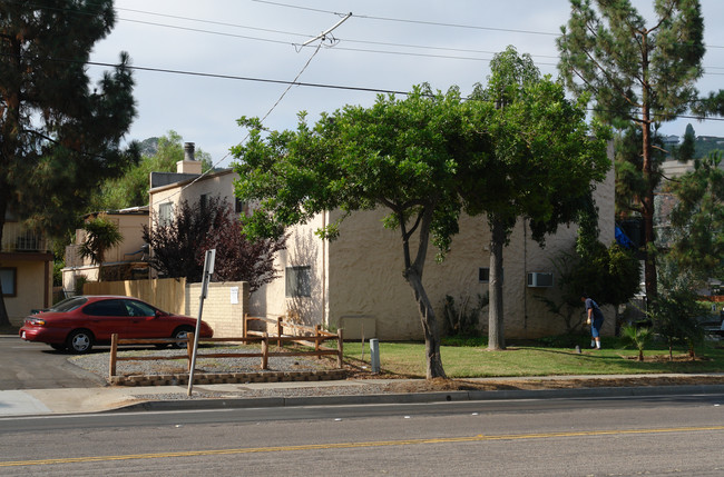 1351 E Washington Ave in El Cajon, CA - Building Photo - Building Photo