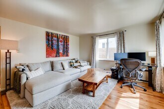 216 S Irving St in Denver, CO - Building Photo - Building Photo