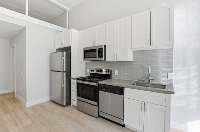 80 Terra Vista Ave in San Francisco, CA - Building Photo - Building Photo