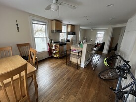 34 Cogswell Ave, Unit 34 Apartamentos