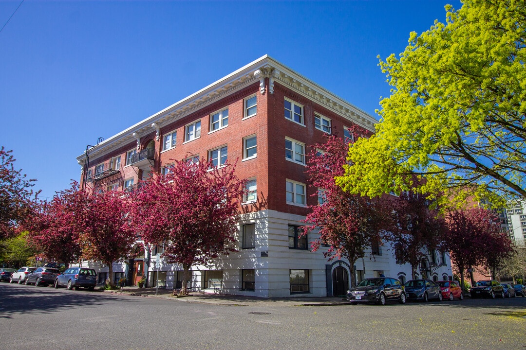 The Benson Apartments in Portland, OR - Foto de edificio