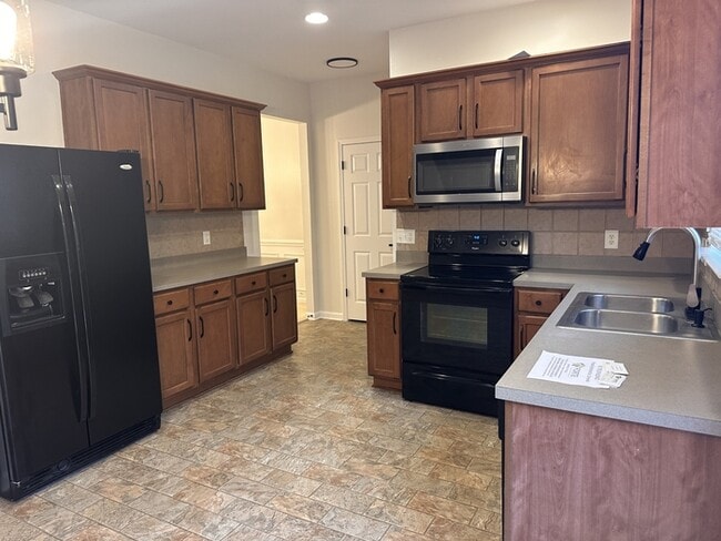 8442 Magnolia Springs Dr in Harrisburg, NC - Building Photo - Building Photo