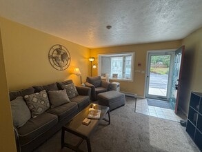 266 Endicott St N in Laconia, NH - Building Photo - Building Photo