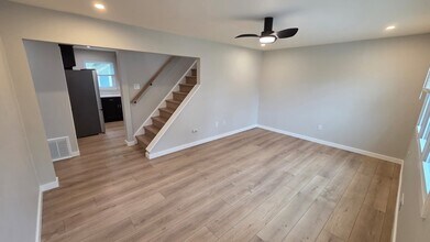 604 Holly Ln in Mount Holly, NJ - Building Photo - Building Photo