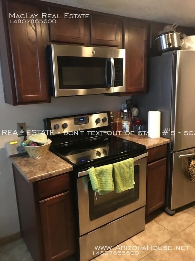 3402 N 32nd St in Phoenix, AZ - Foto de edificio - Building Photo