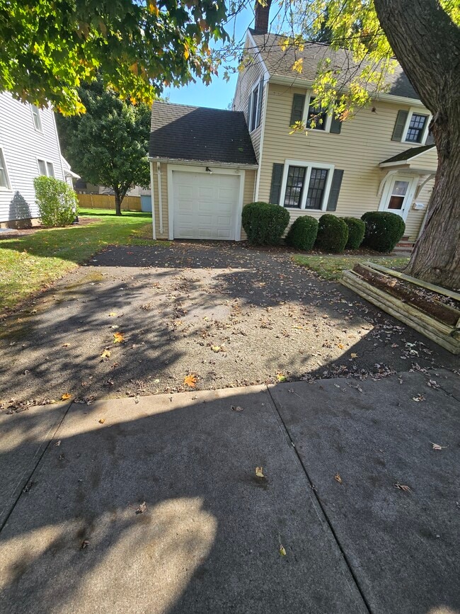 property at 3 Glyndon Ave
