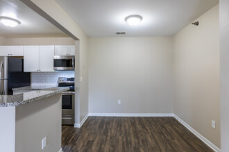 Huron River Wayne Apartments in Wayne, MI - Building Photo - Interior Photo