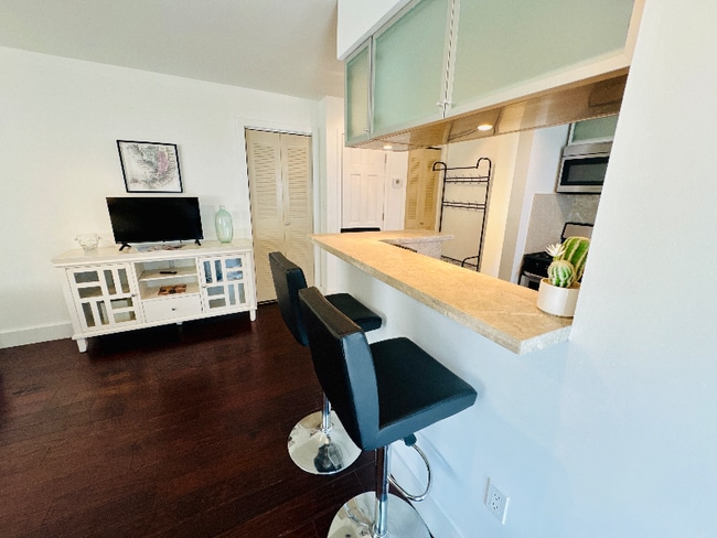 741 6th St in Miami Beach, FL - Building Photo - Building Photo