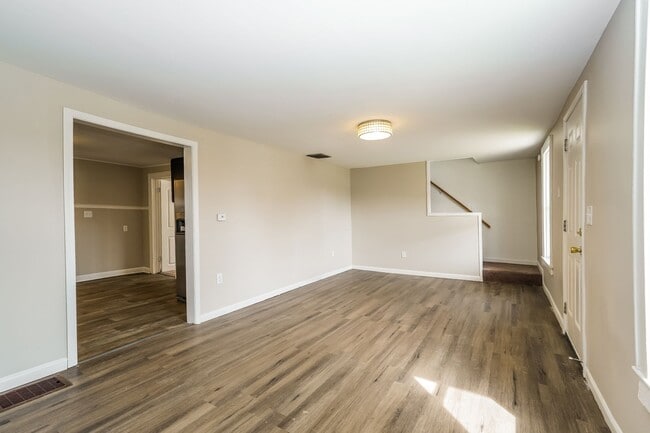 833 Clarendon Ave in Columbus, OH - Building Photo - Building Photo