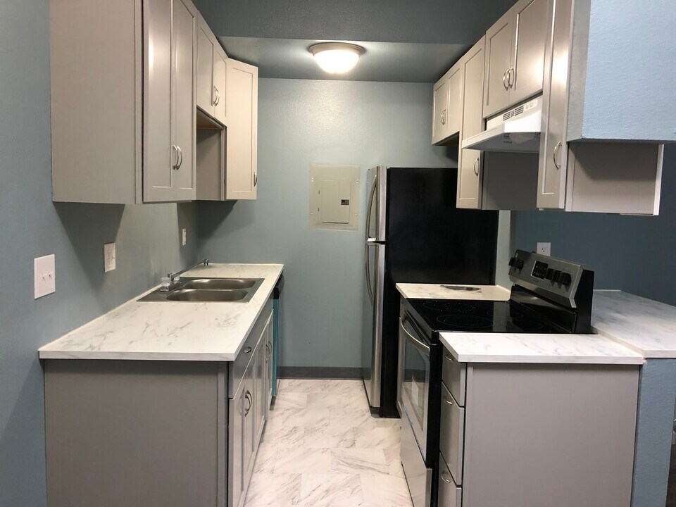 219 36th E St, Unit A in Tacoma, WA - Building Photo