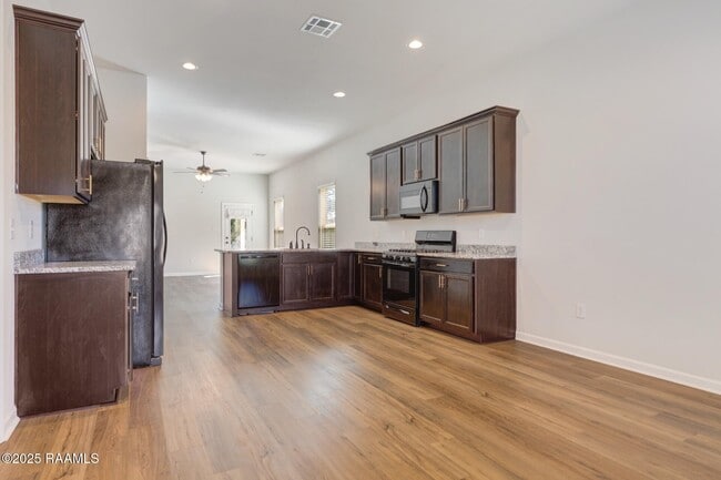 136 Lightbourne Dr in Lafayette, LA - Building Photo - Building Photo