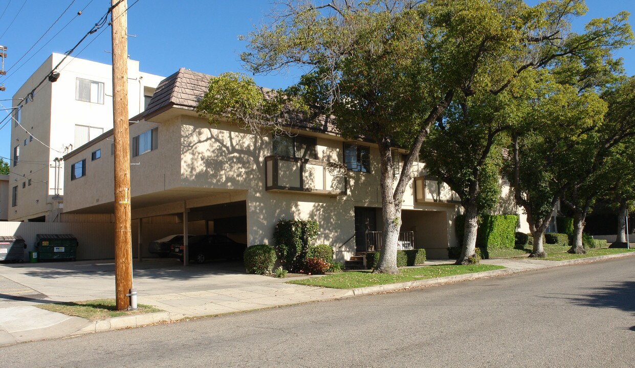 1957 Pelham Ave in Los Angeles, CA - Building Photo