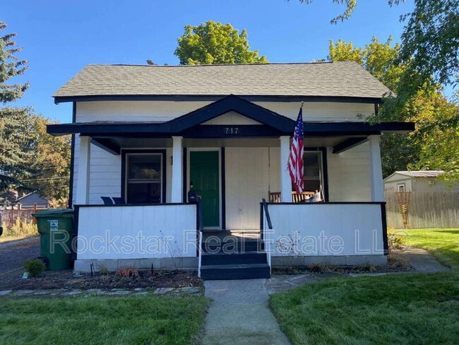 property at 717 S Ferrall St