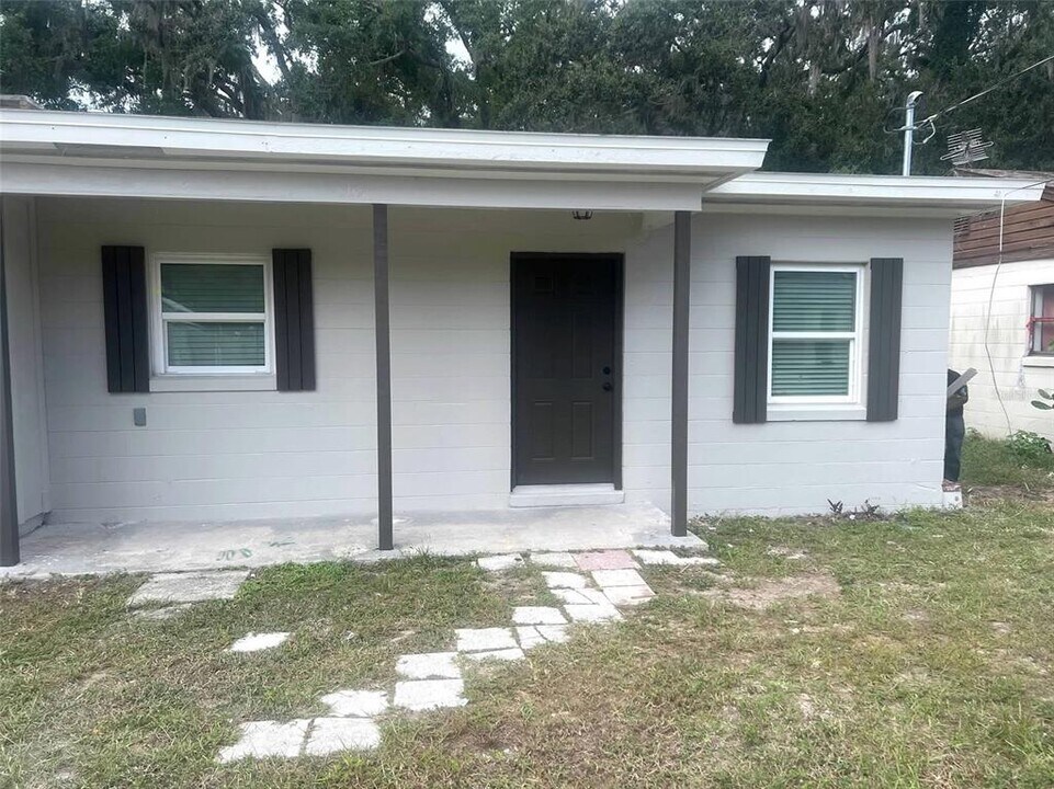 305 N Moss St in Leesburg, FL - Building Photo