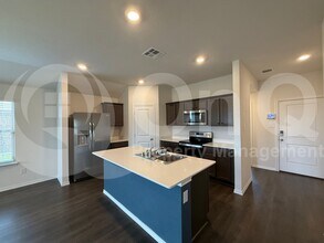3060 Stratford Wy in Heartland, TX - Building Photo - Building Photo