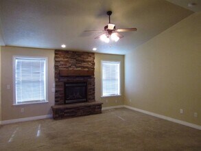 5129 W Amber Rose Ln in Herriman, UT - Foto de edificio - Building Photo