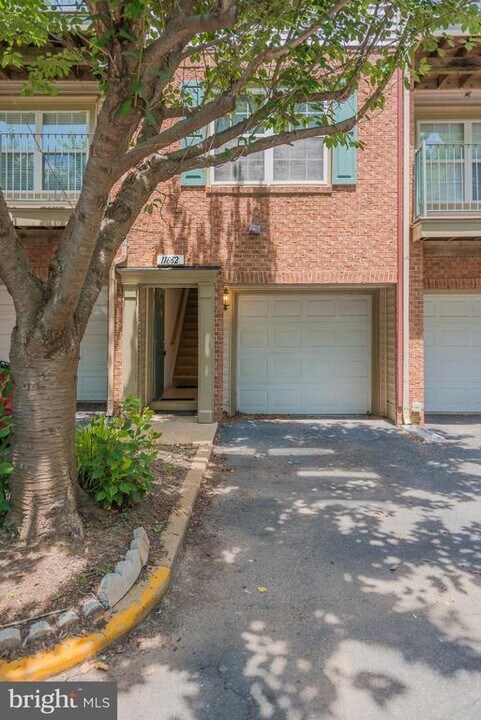 11862 Breton Ct in Reston, VA - Building Photo