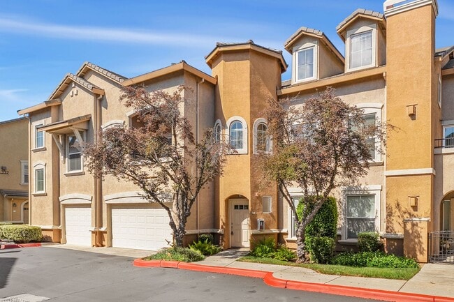 1316 Milano Dr in West Sacramento, CA - Building Photo - Building Photo