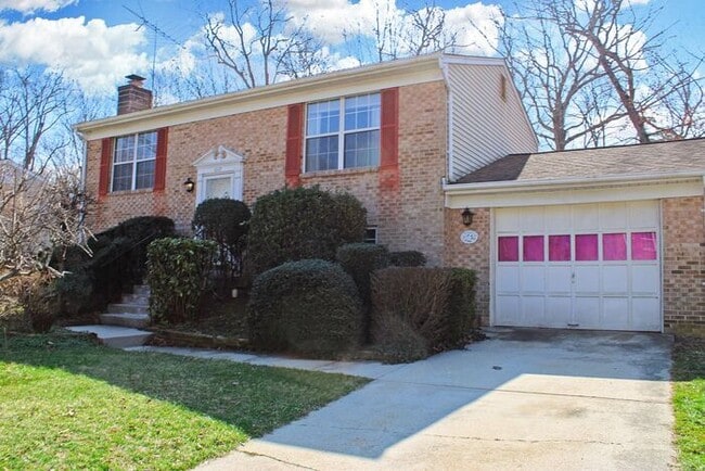 property at 1117 Ellingwood Dr