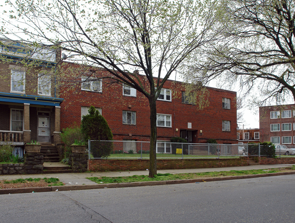 211 Tennessee Ave NE in Washington, DC - Building Photo