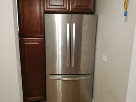 1265 W Columbia Ave, Unit 2 in Chicago, IL - Building Photo