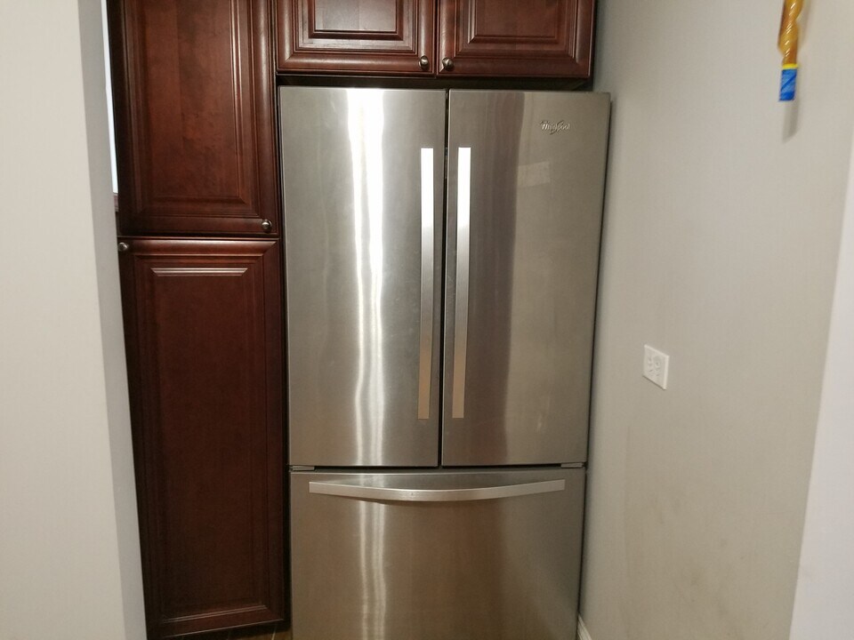 1265 W Columbia Ave, Unit 2 in Chicago, IL - Foto de edificio