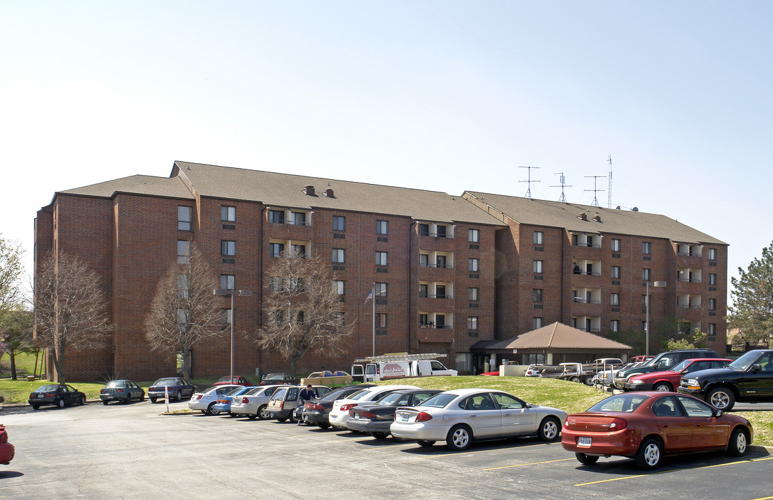 Jaycee Fairgrounds Village in St. Charles, MO - Building Photo