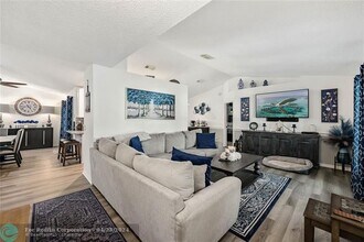 2532 SW McDonald St in Port St. Lucie, FL - Foto de edificio - Building Photo