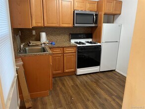 7 N Maryland Ave in Port Washington, NY - Building Photo - Building Photo