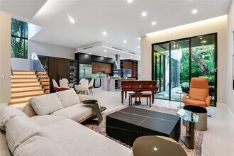 2805 Freeman St in Miami, FL - Foto de edificio - Building Photo