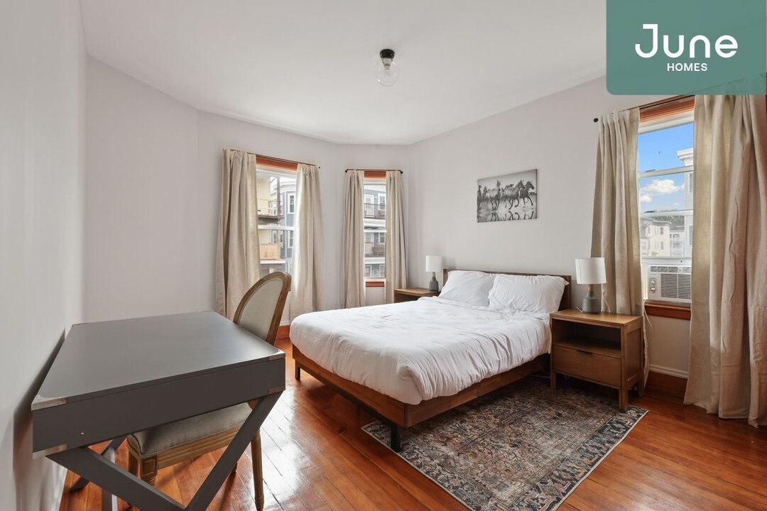 11 Baird St-Unit -B in Boston, MA - Building Photo