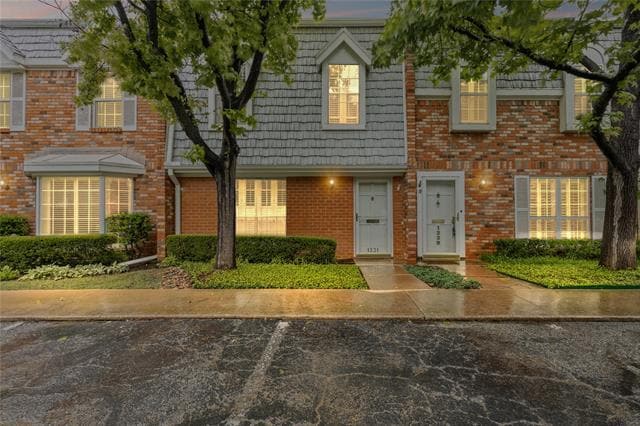 1231 Roaring Springs Rd in Fort Worth, TX - Building Photo - Building Photo