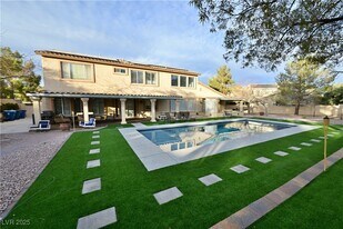 385 Glenridding St in Las Vegas, NV - Building Photo