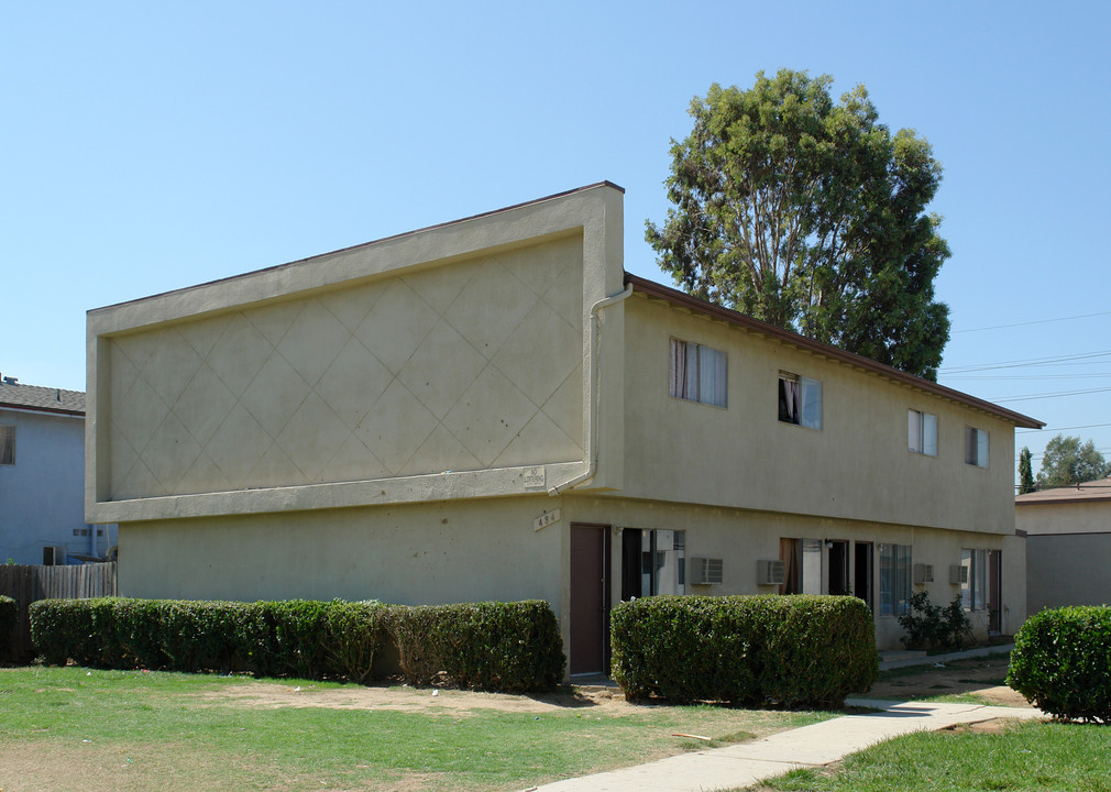 484 Penrose Dr in Corona, CA - Building Photo