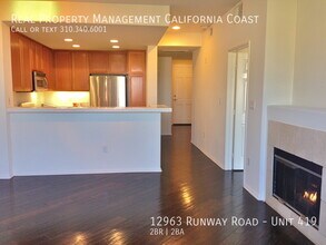 12963 W Runway Rd in Los Angeles, CA - Building Photo - Building Photo