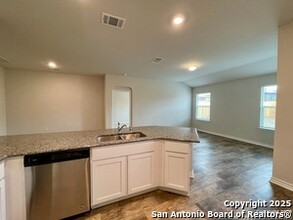 6719 Kingsley Edge in San Antonio, TX - Building Photo - Building Photo