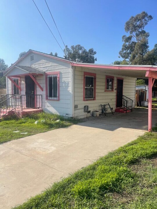 13011 Paxton St in Los Angeles, CA - Building Photo