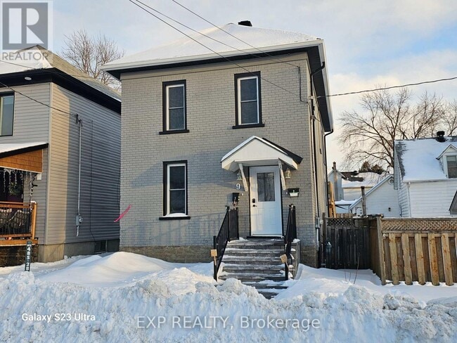 9 Kent St in Smiths Falls, ON - Building Photo - Building Photo