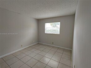 5156 NE 6th Ave in Oakland Park, FL - Building Photo - Building Photo